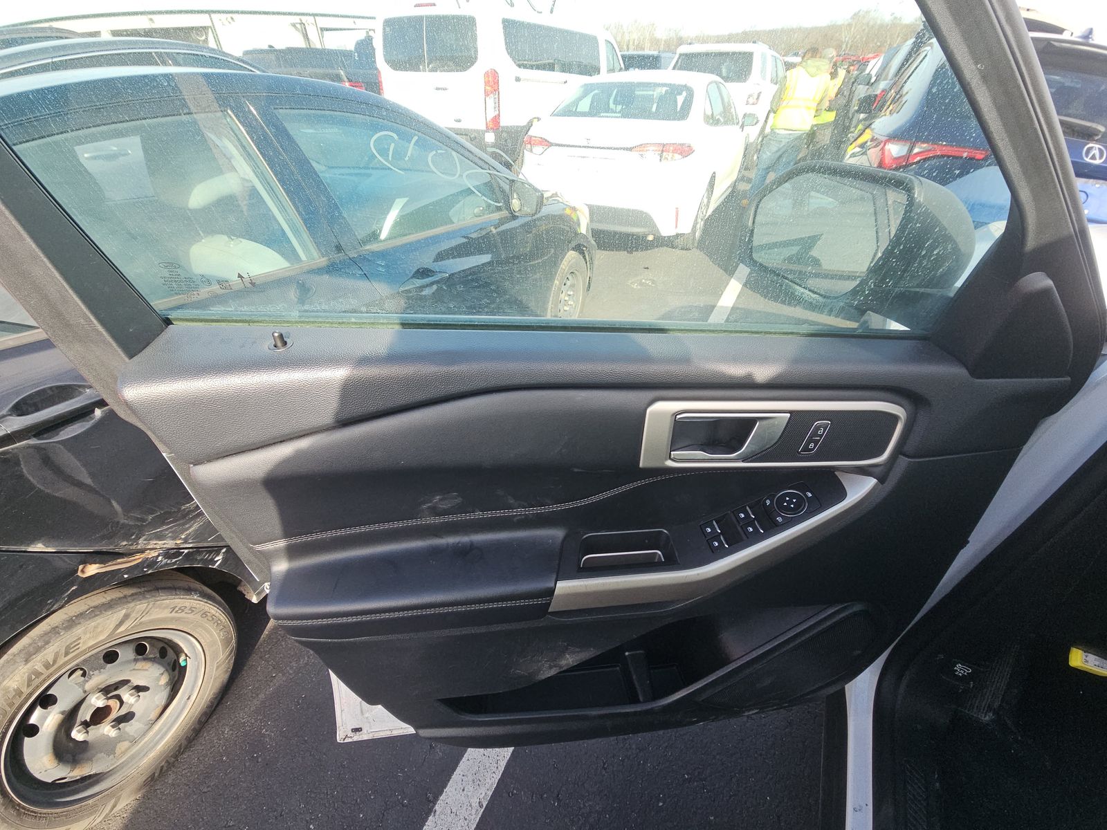 2023 Ford Explorer XLT RWD