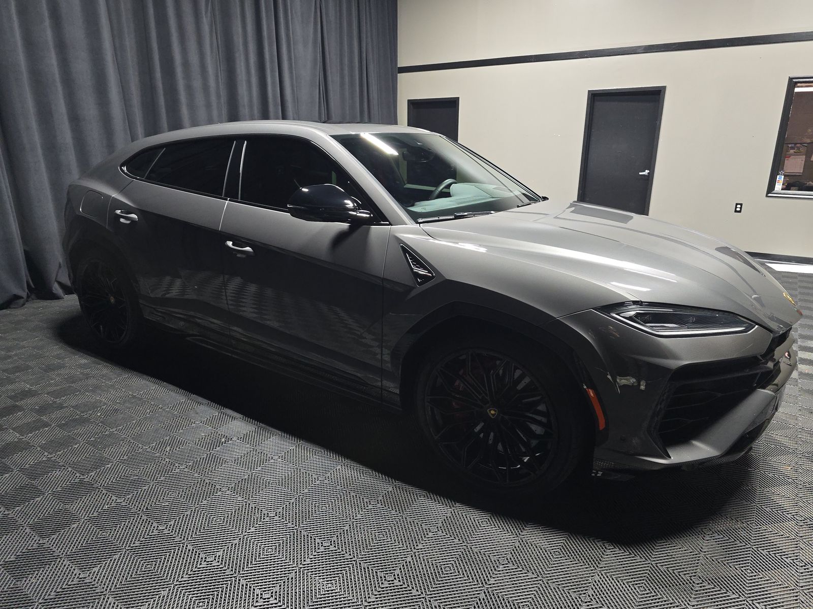 2025 Lamborghini Urus Plug-In Hybrid SE AWD