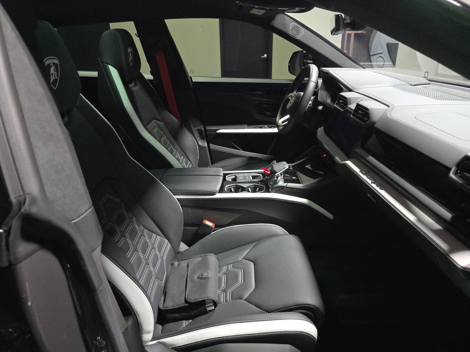 2025 Lamborghini Urus Plug-In Hybrid SE AWD