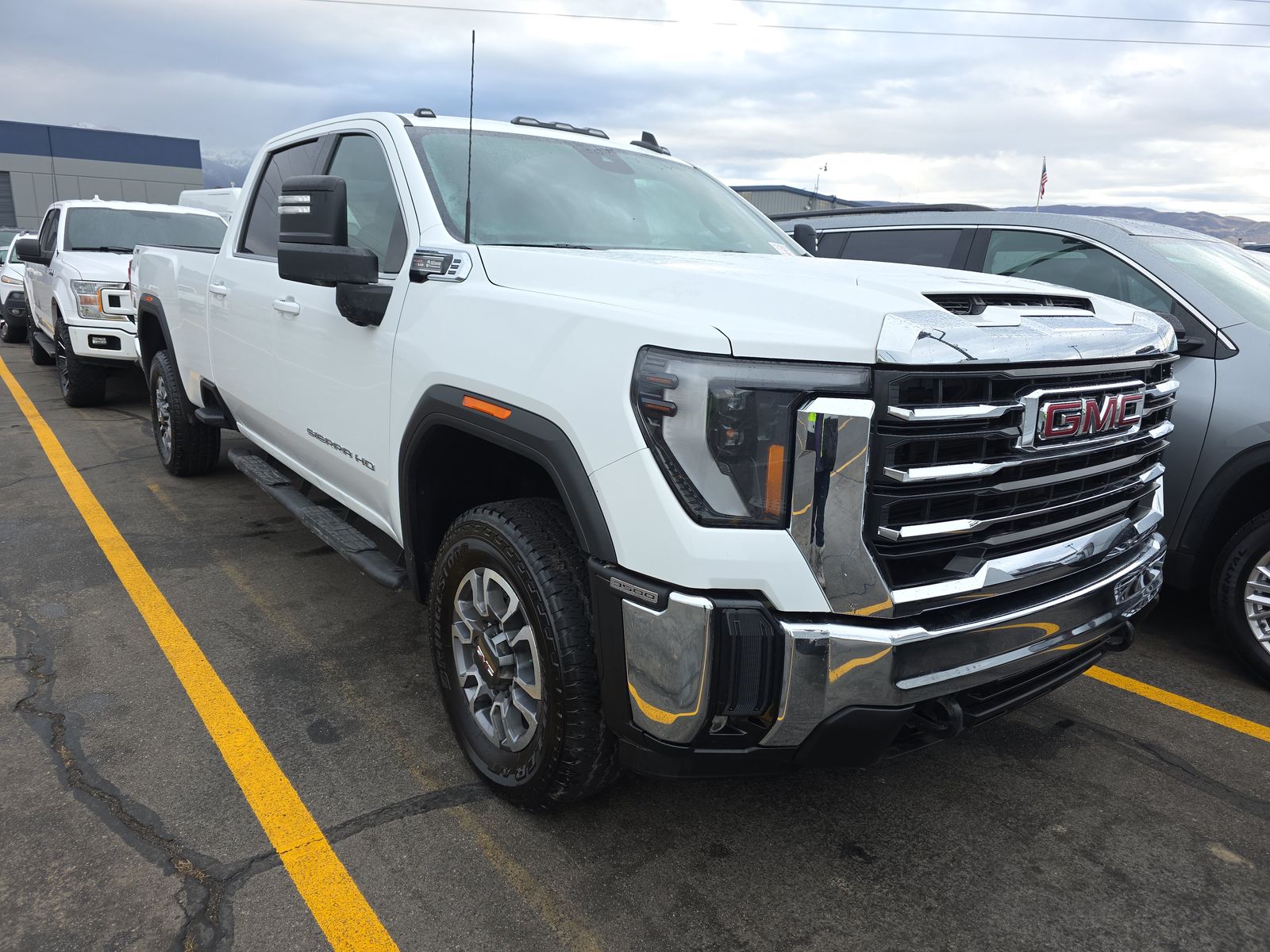 2024 GMC SIERRA 3500 HD SLE GAS WHITE LONG BED SINGLE - Image 3