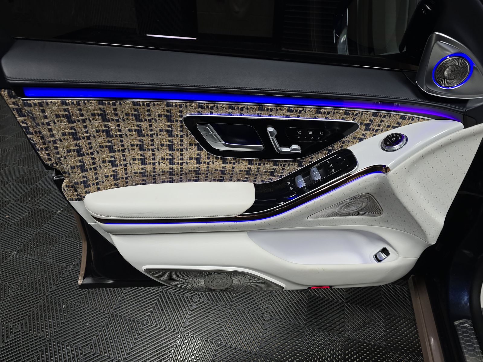 MERCEDES-BENZ S-CLASS - 10