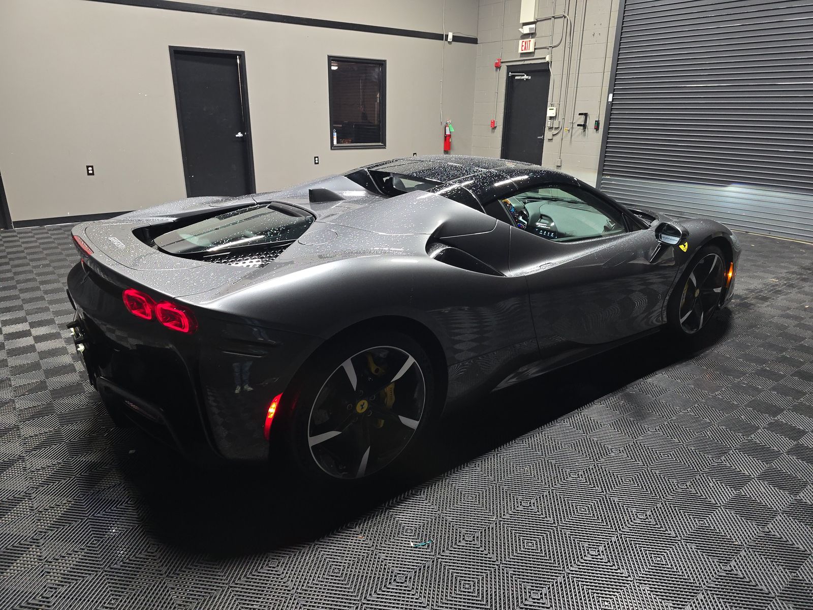 2022 Ferrari SF90 Spider Base AWD