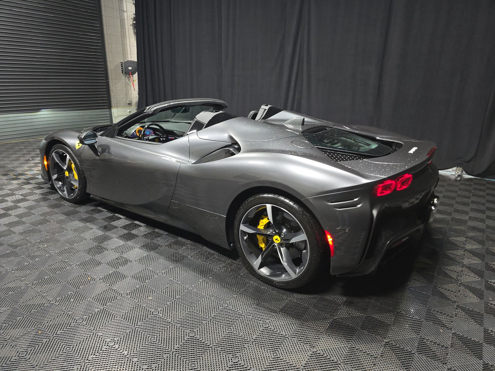 2022 Ferrari SF90 Spider Base AWD