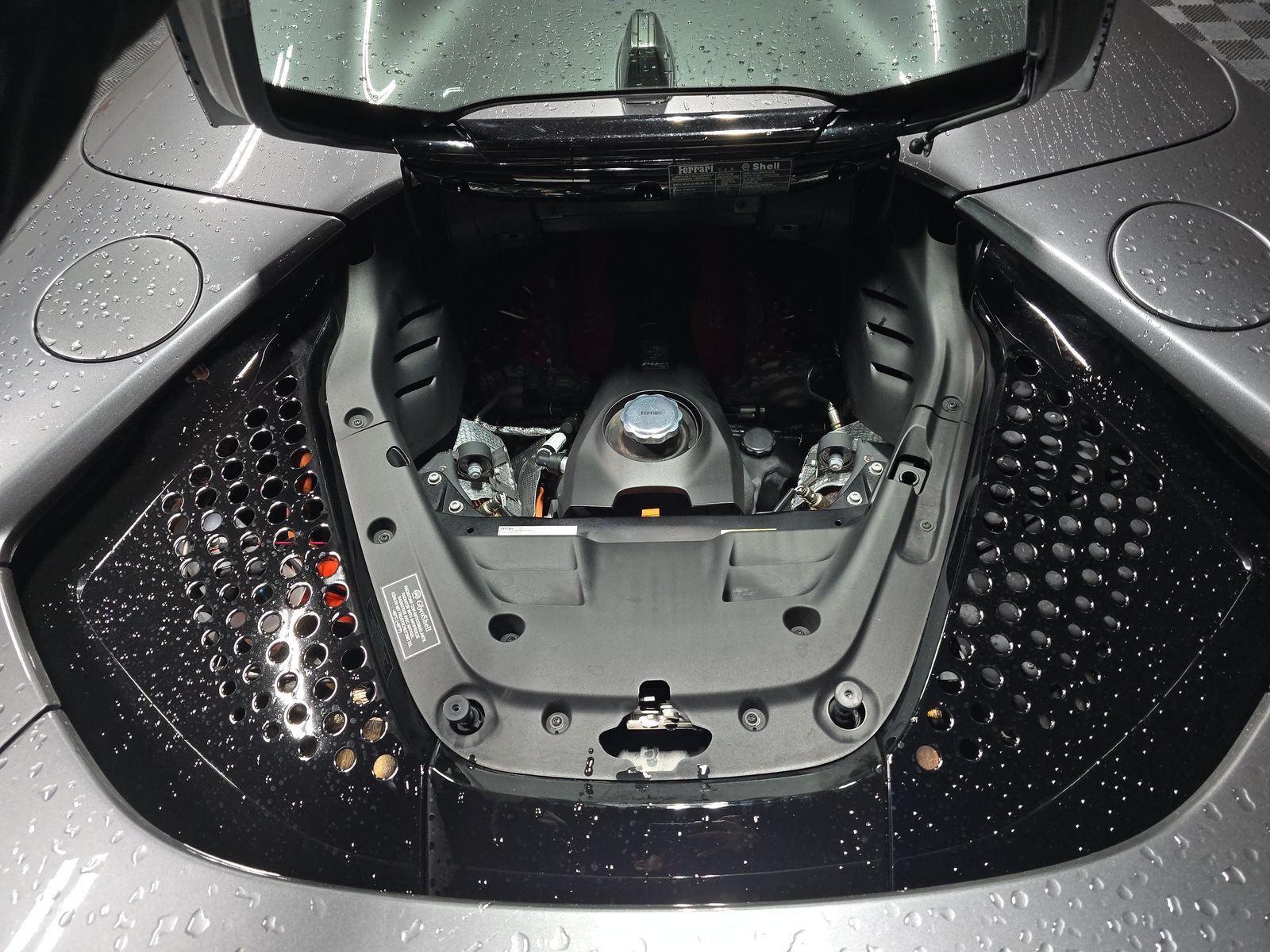 2022 Ferrari SF90 Spider Base AWD