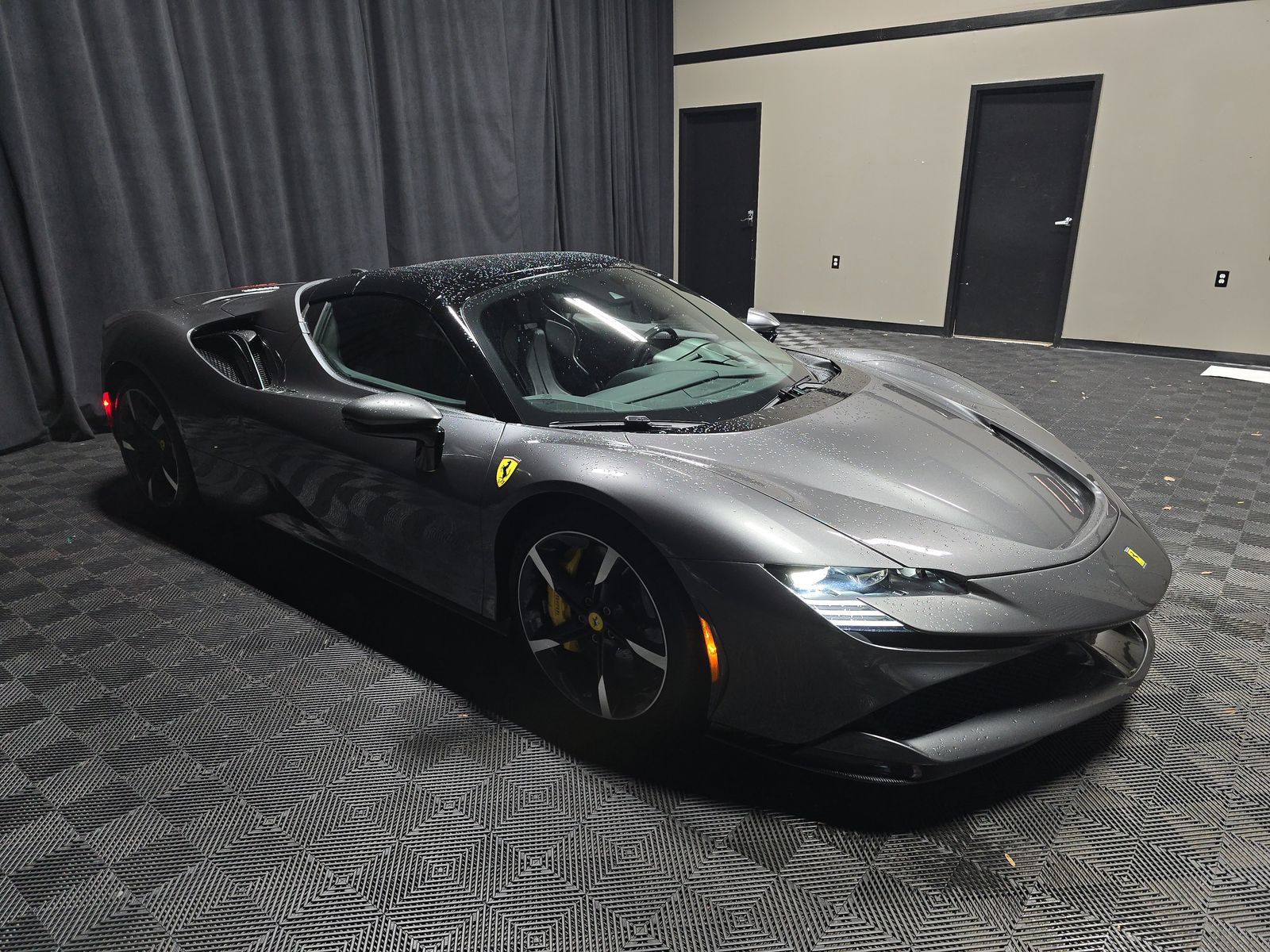 2022 Ferrari SF90 Spider Base AWD