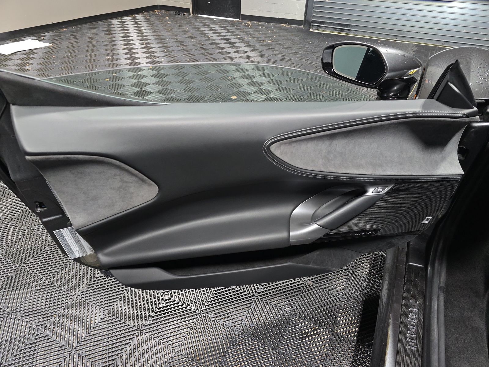 2022 Ferrari SF90 Spider Base AWD