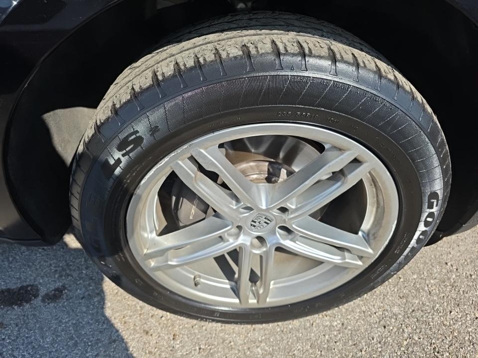 2020 Porsche Macan Base AWD