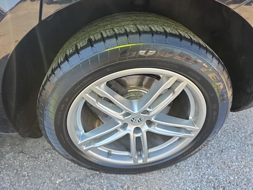 2020 Porsche Macan Base AWD