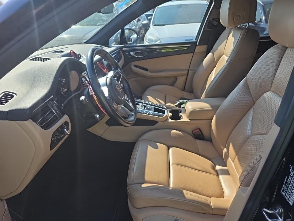 2020 Porsche Macan Base AWD