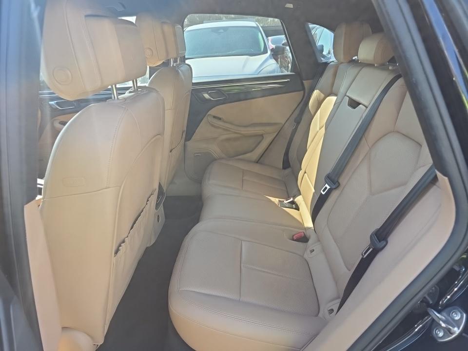 2020 Porsche Macan Base AWD