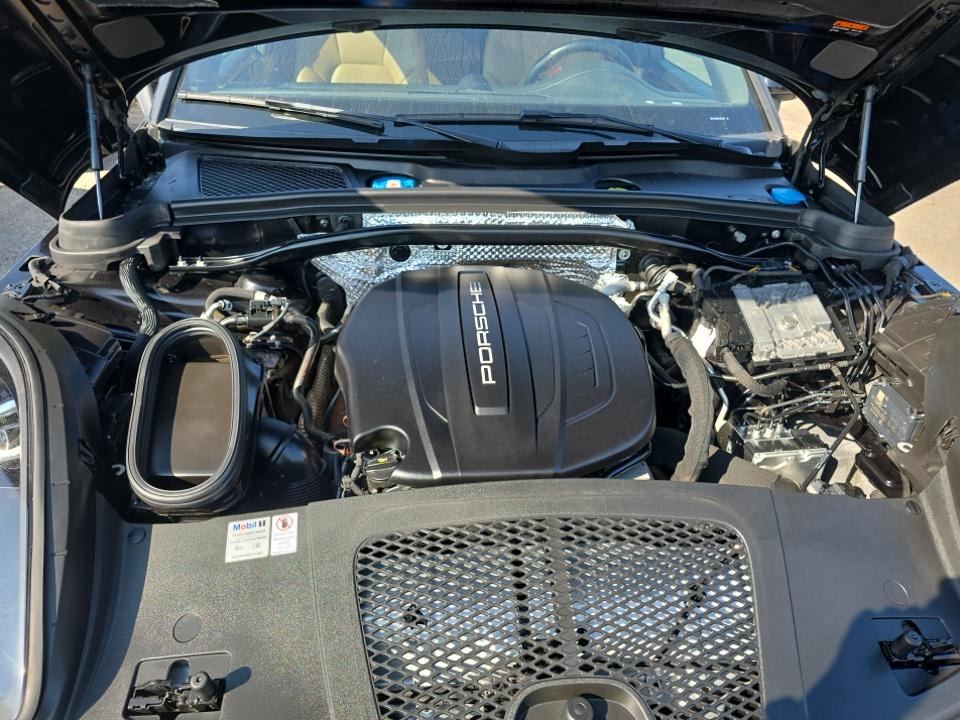 2020 Porsche Macan Base AWD