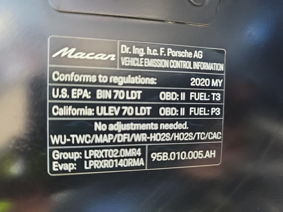 2020 Porsche Macan Base AWD