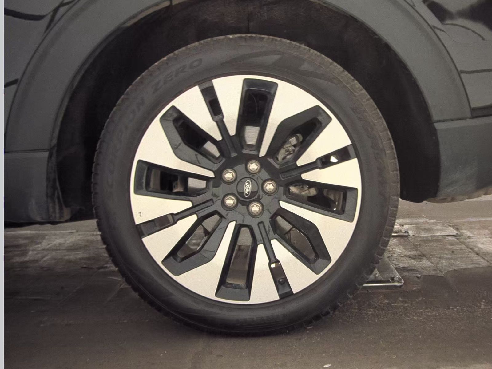 2025 Ford Explorer Platinum AWD