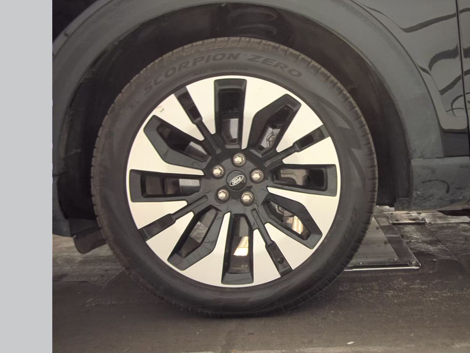 2025 Ford Explorer Platinum AWD