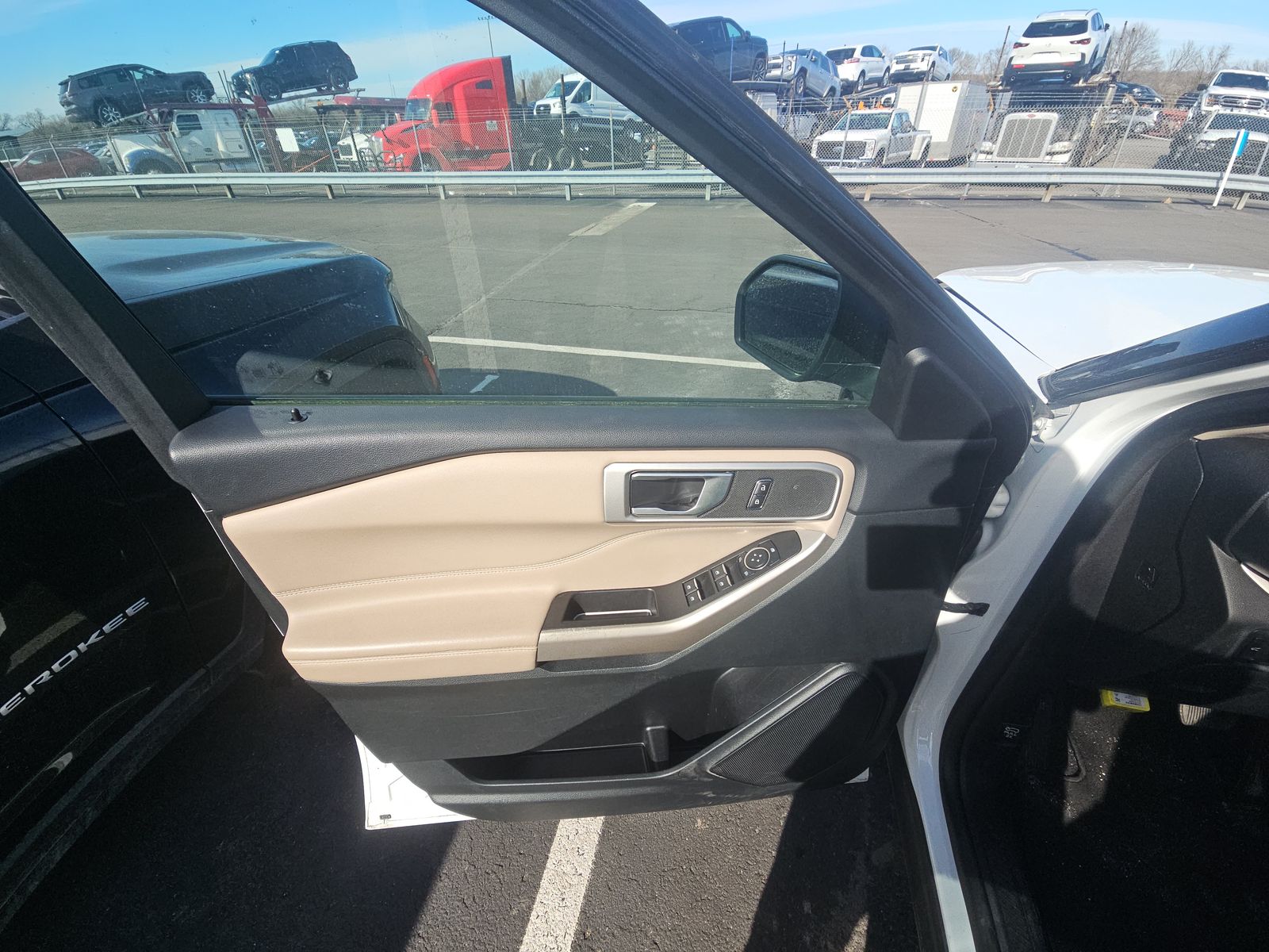 2023 Ford Explorer XLT RWD