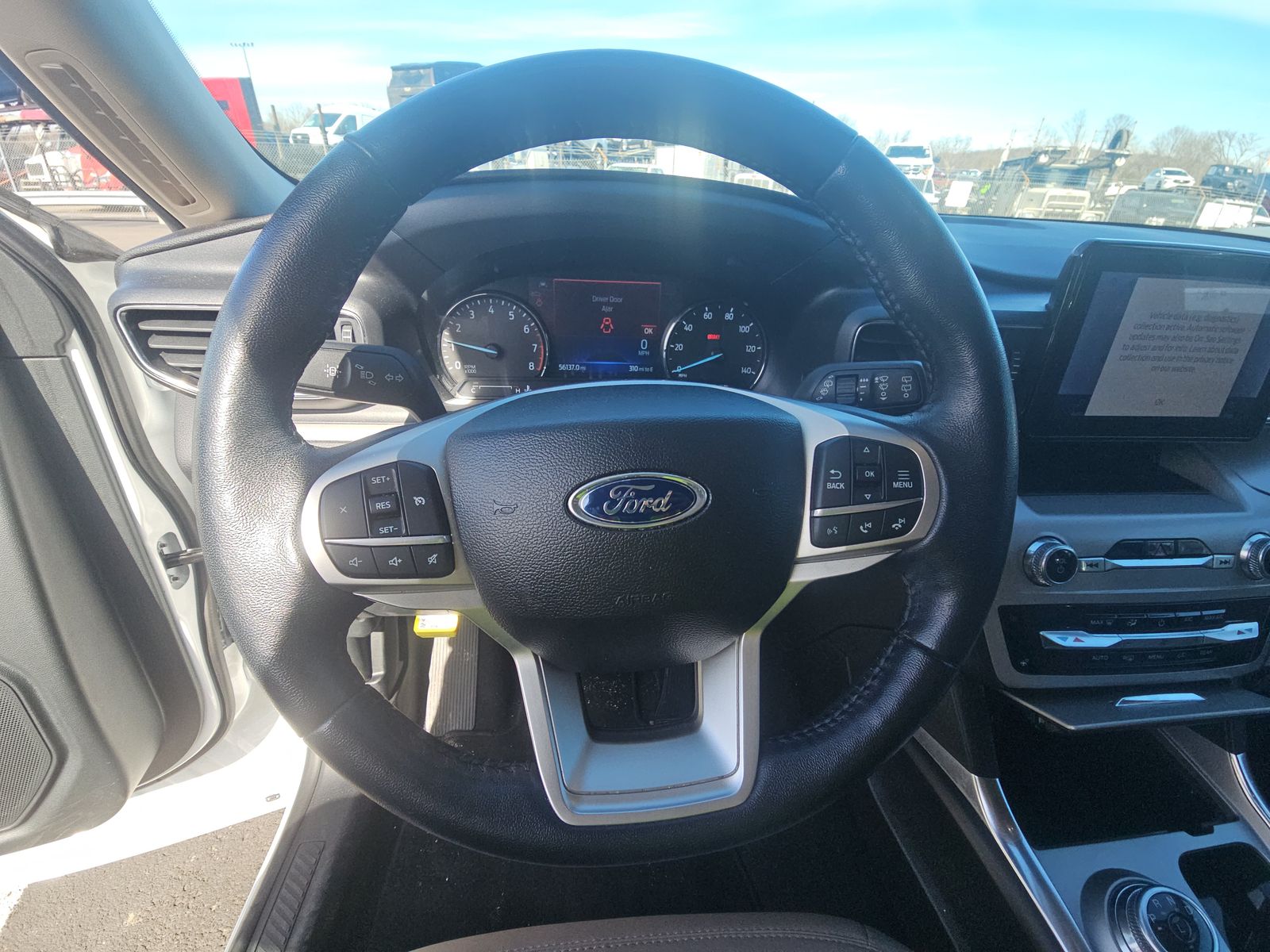 2023 Ford Explorer XLT RWD