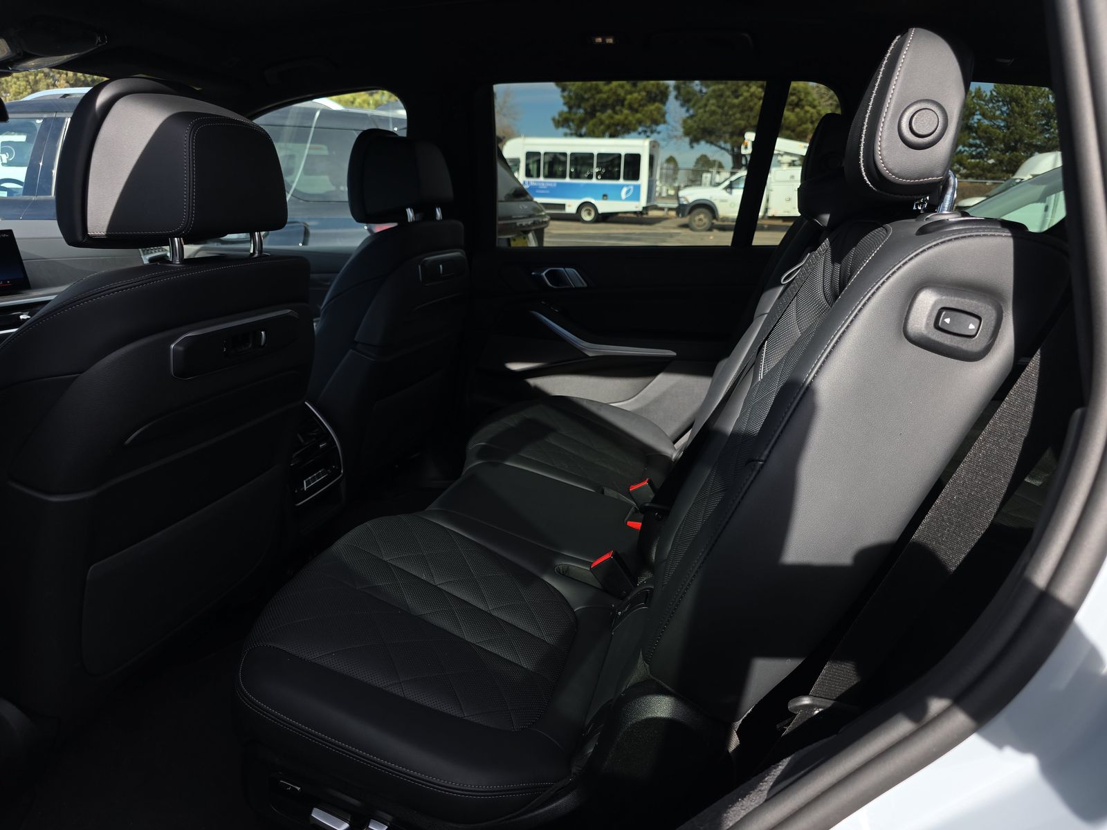 2025 BMW X7 xDrive40i AWD