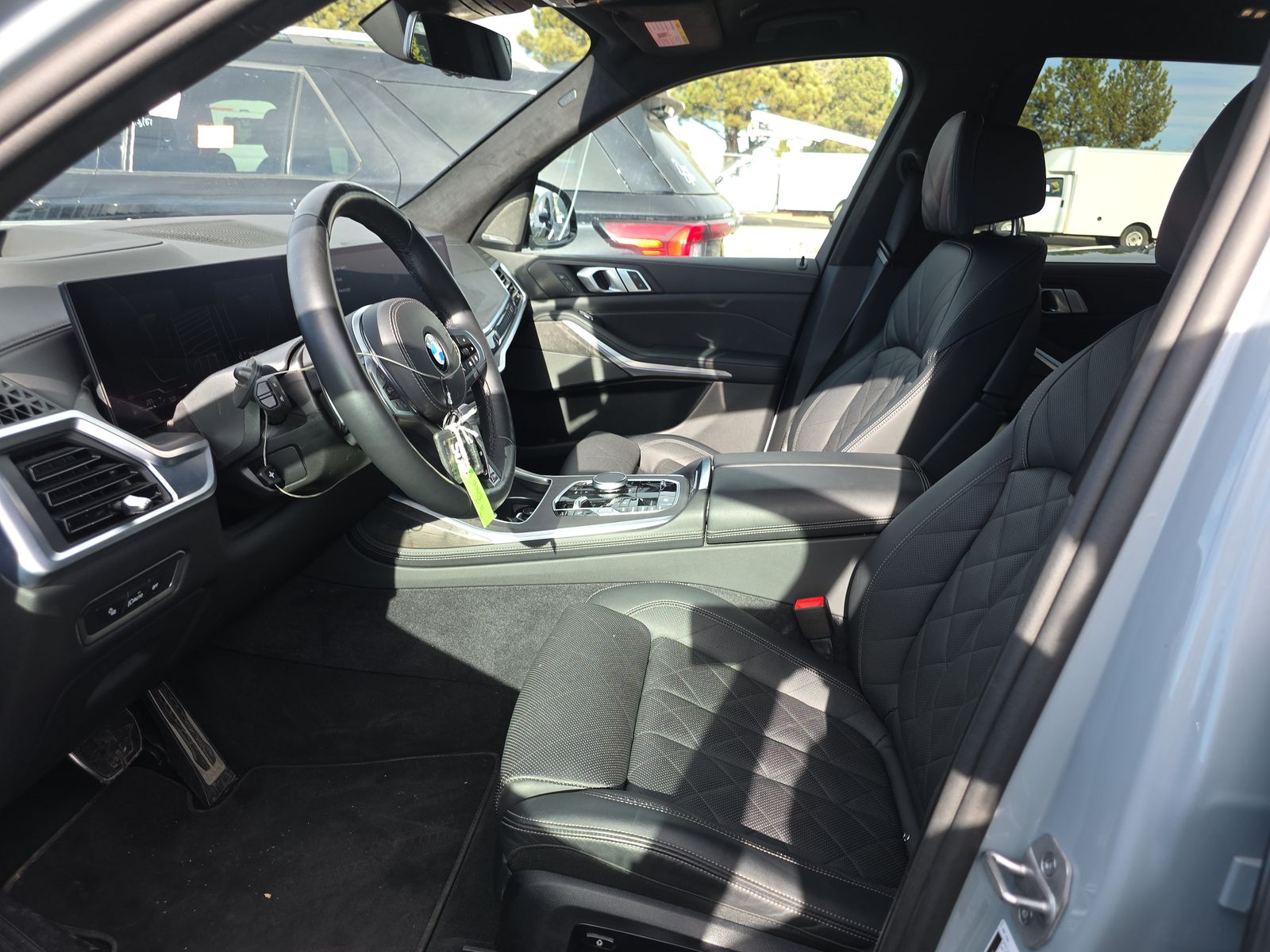 2025 BMW X7 xDrive40i AWD