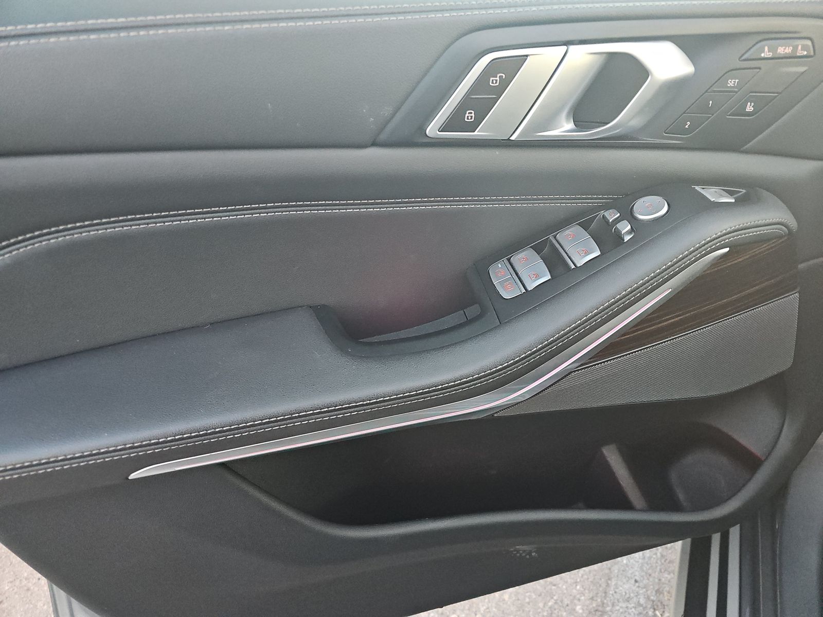 2025 BMW X7 xDrive40i AWD