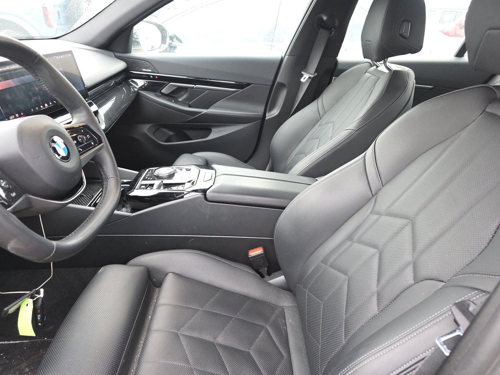 2025 BMW 5 Series 530i RWD