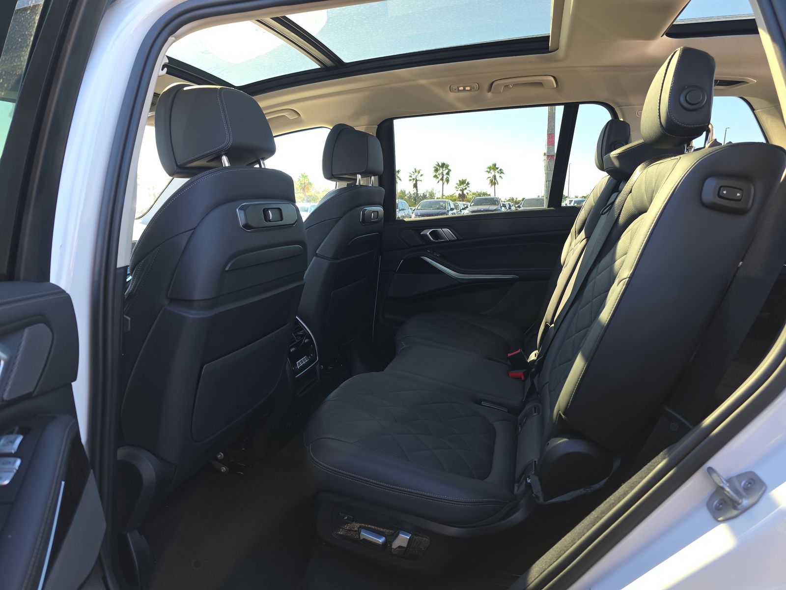 2025 BMW X7 xDrive40i AWD