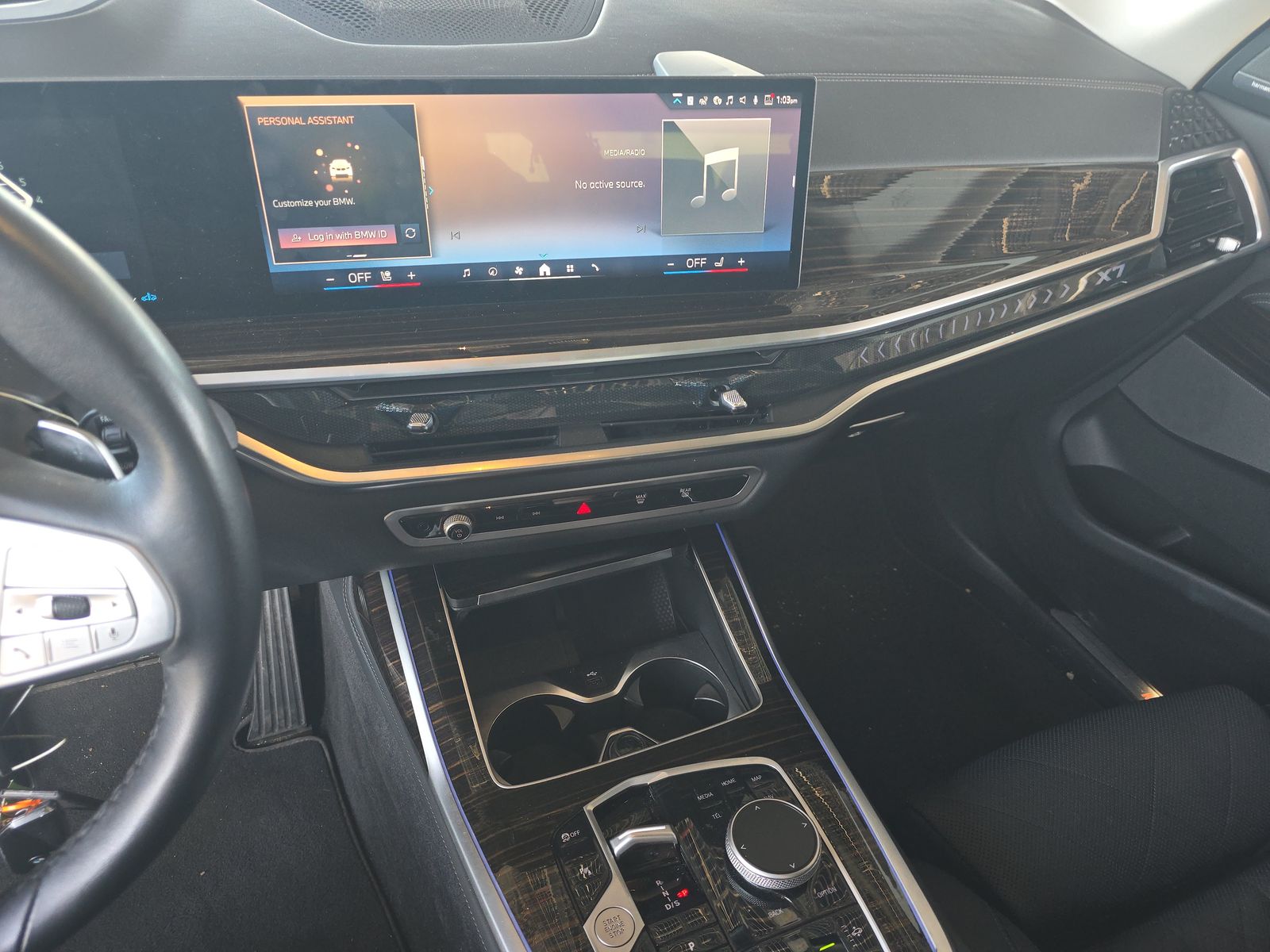 2025 BMW X7 xDrive40i AWD