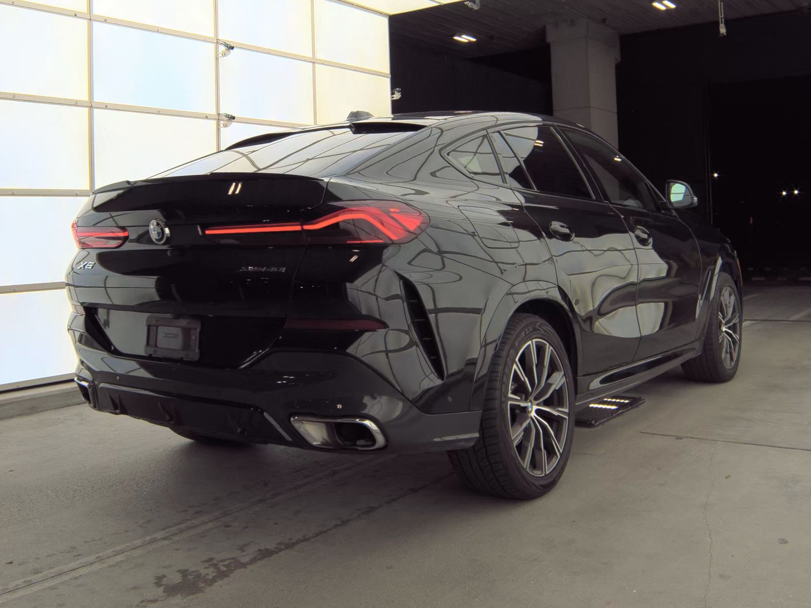 2025 BMW X6 xDrive40i AWD