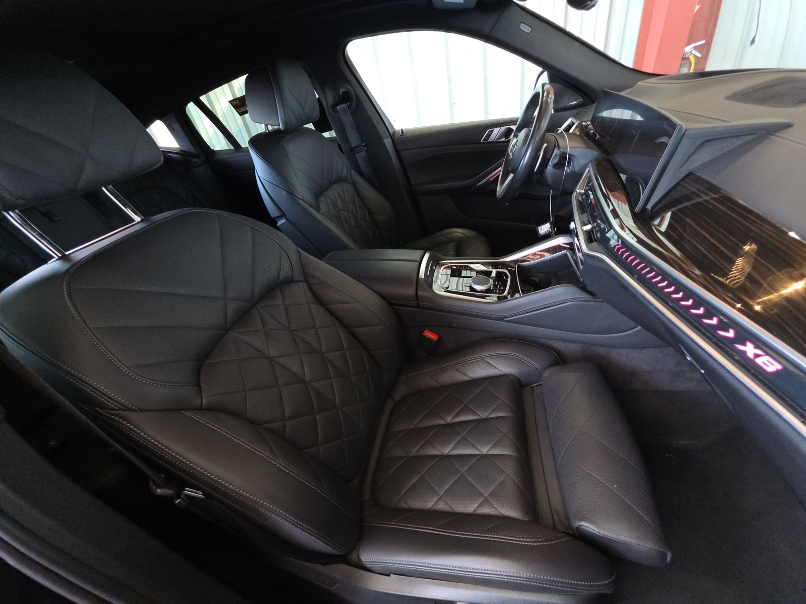 2025 BMW X6 xDrive40i AWD