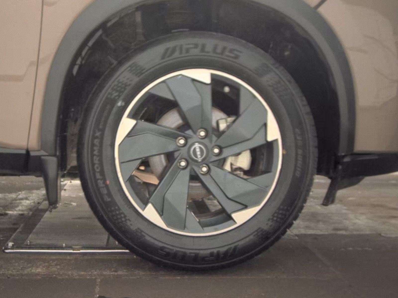 2024 Nissan Rogue SV FWD