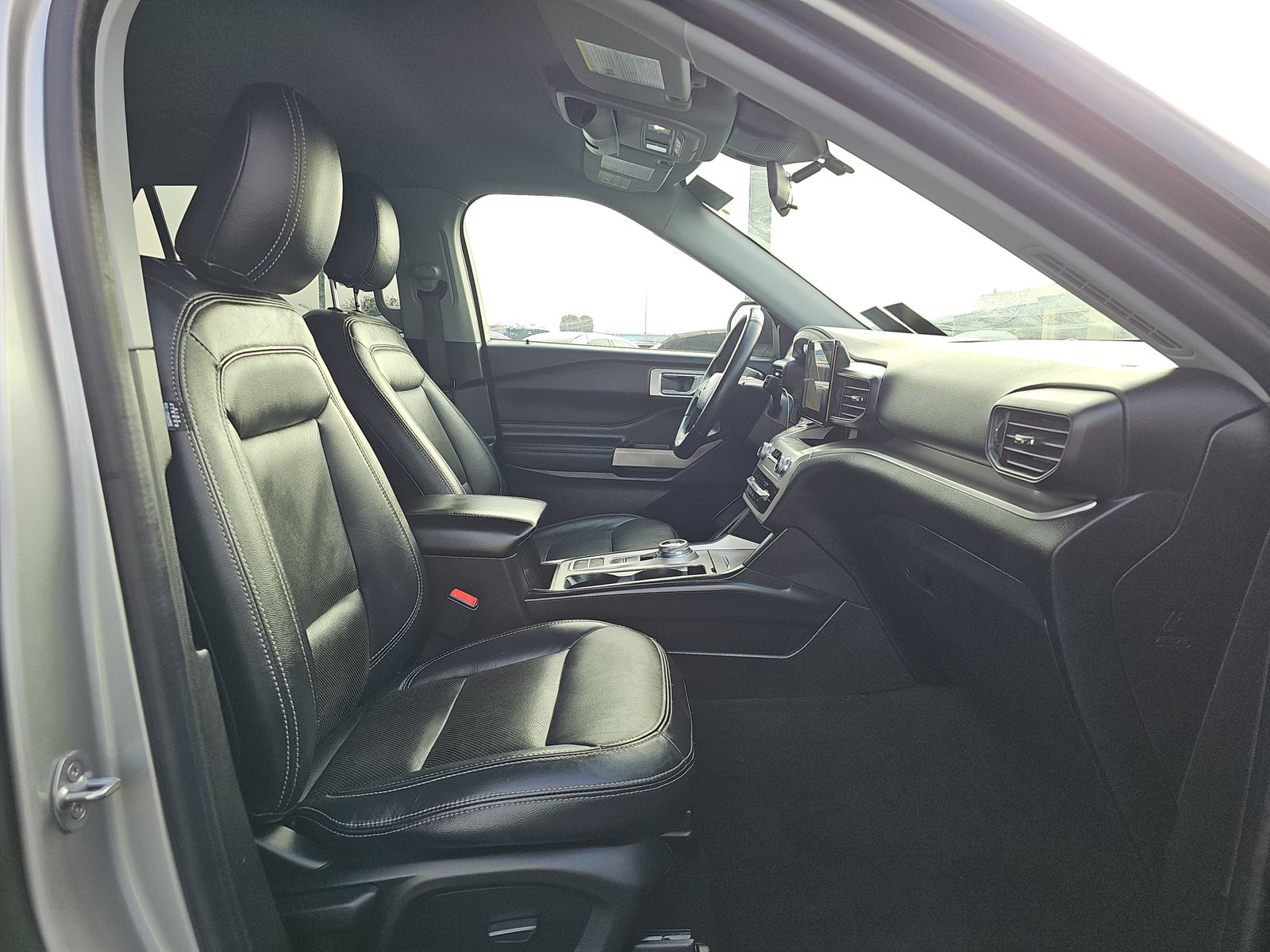 FORD EXPLORER - 9