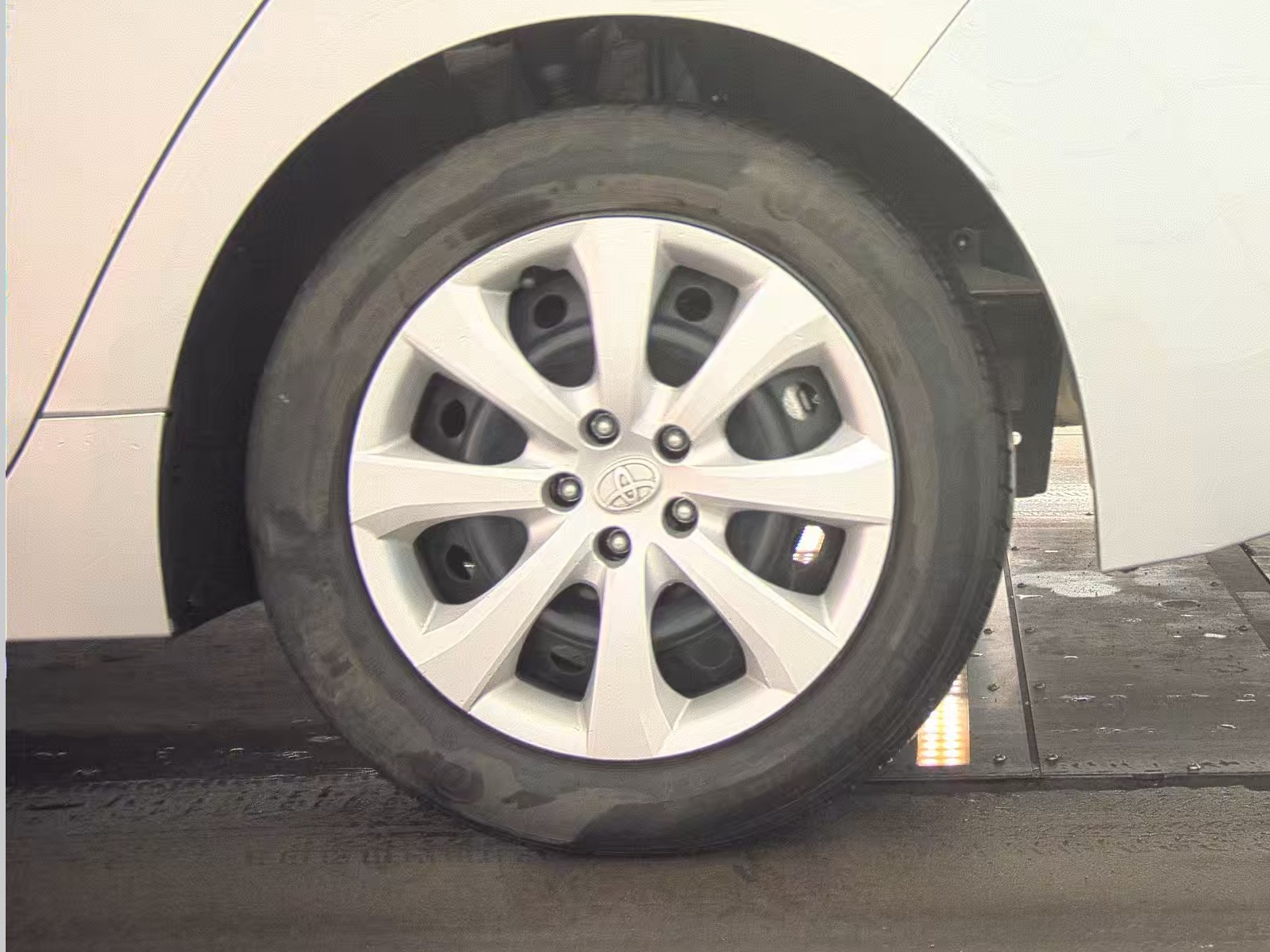 2024 Toyota Corolla LE FWD