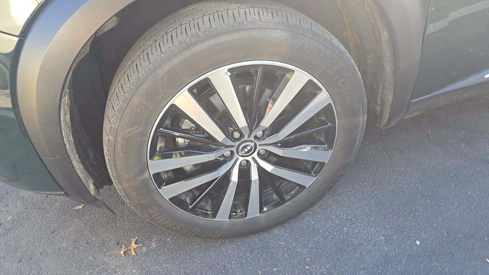 2025 Nissan Pathfinder Platinum FWD