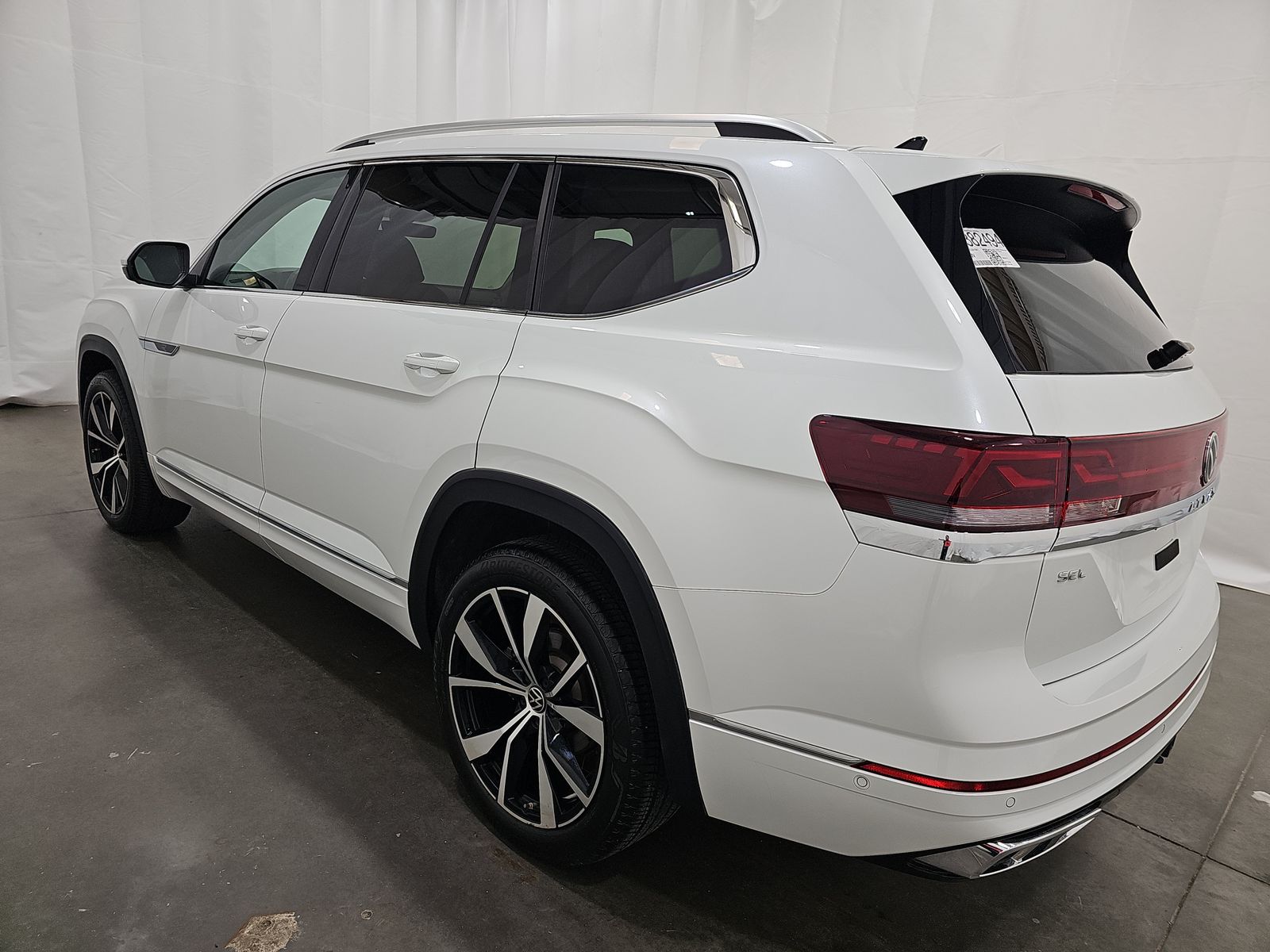 2025 Volkswagen Atlas 2.0T SEL Premium R-Line AWD