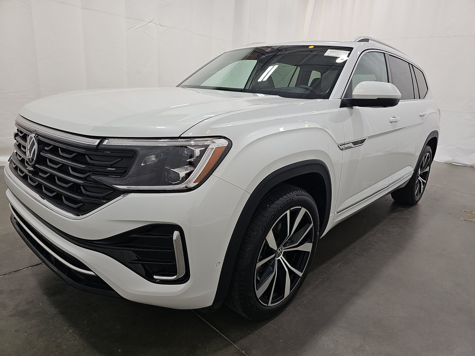 2025 Volkswagen Atlas 2.0T SEL Premium R-Line AWD