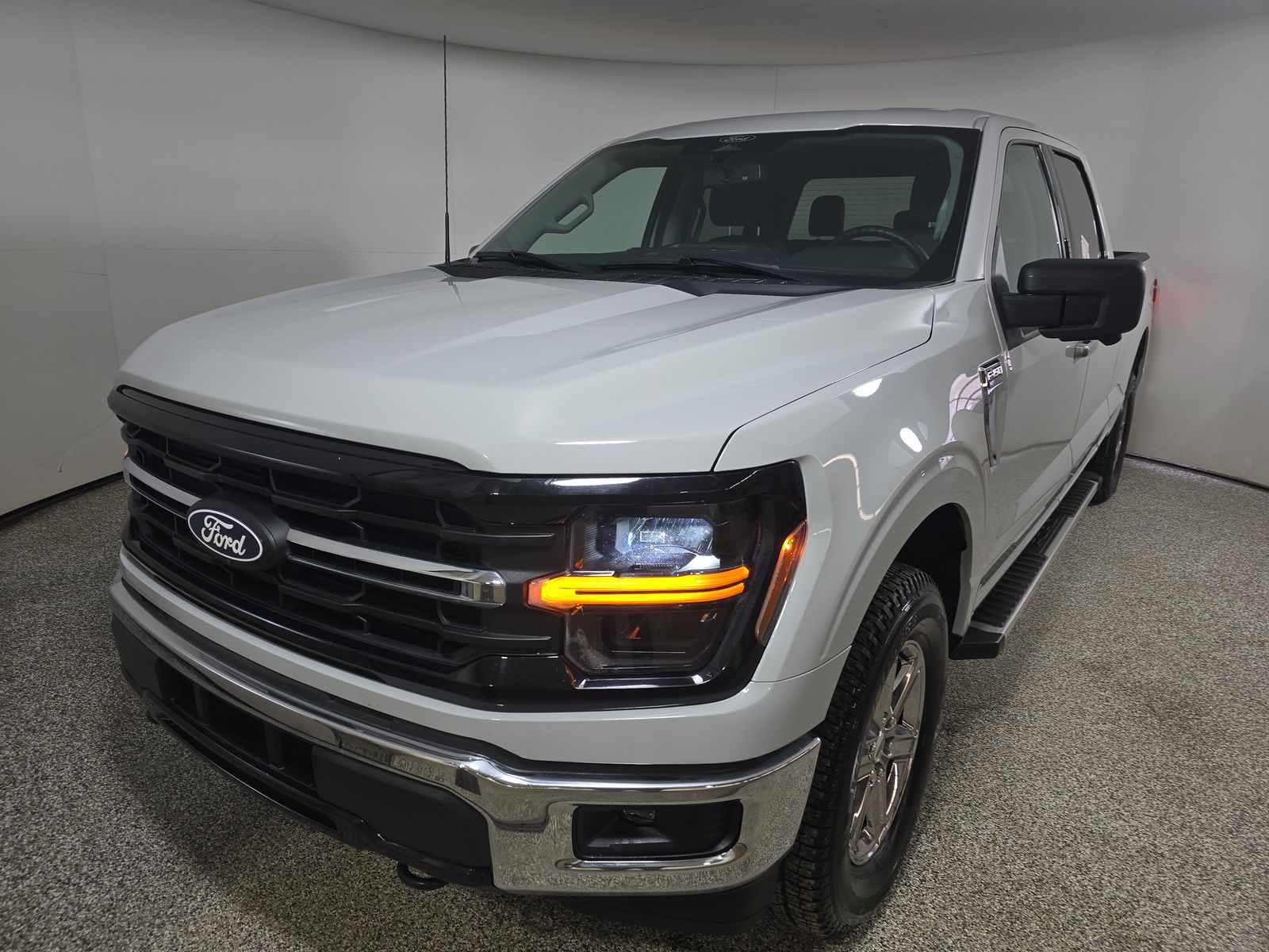 2024 Ford F-150 XLT AWD
