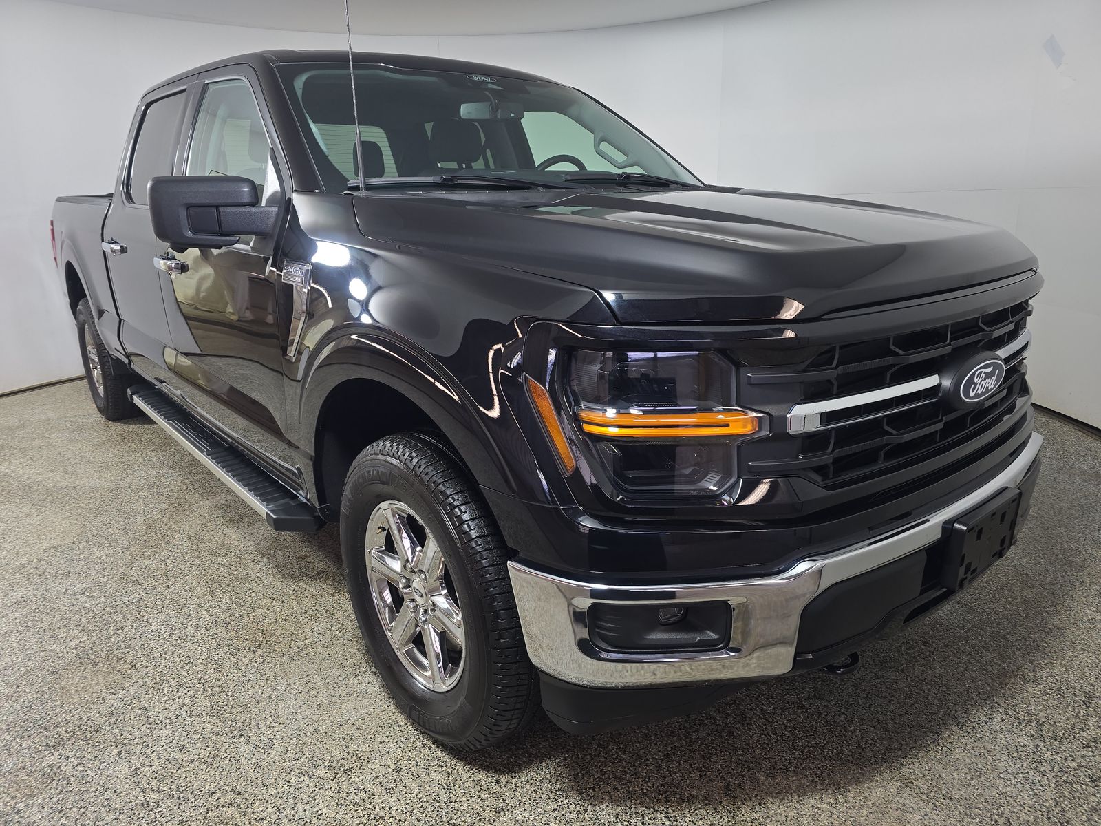 2024 Ford F-150 XLT AWD