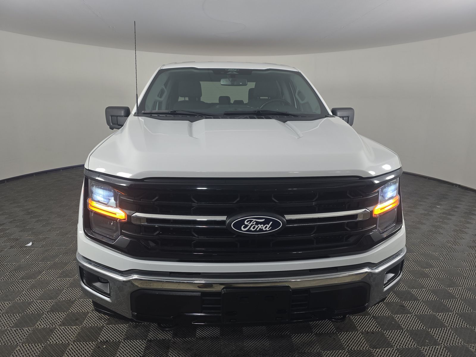 2024 Ford F-150 XLT AWD