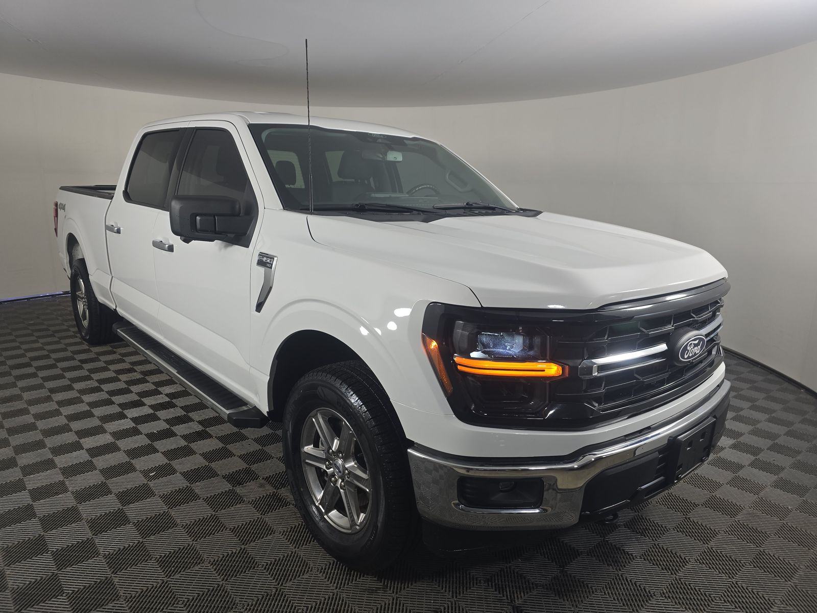 2024 Ford F-150 XLT AWD