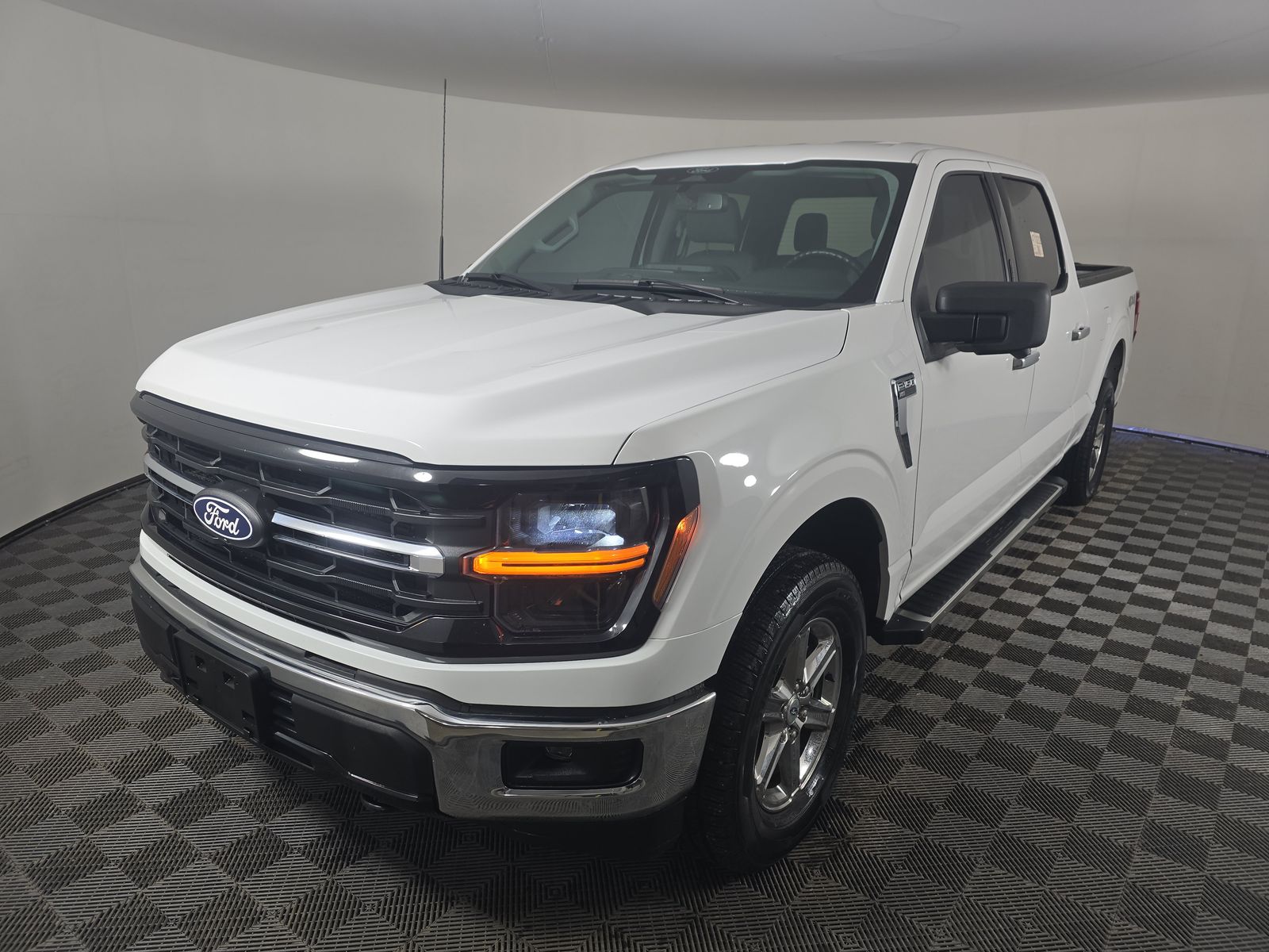 2024 Ford F-150 XLT AWD