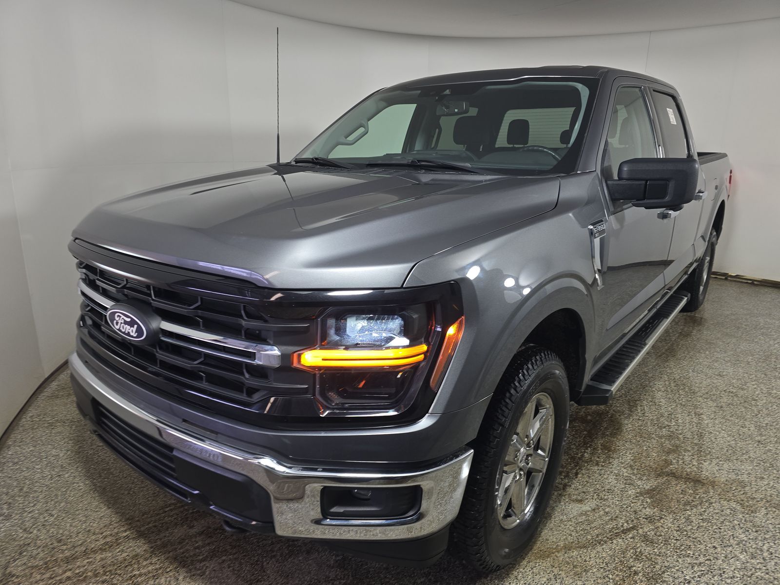 2024 Ford F-150 XLT AWD