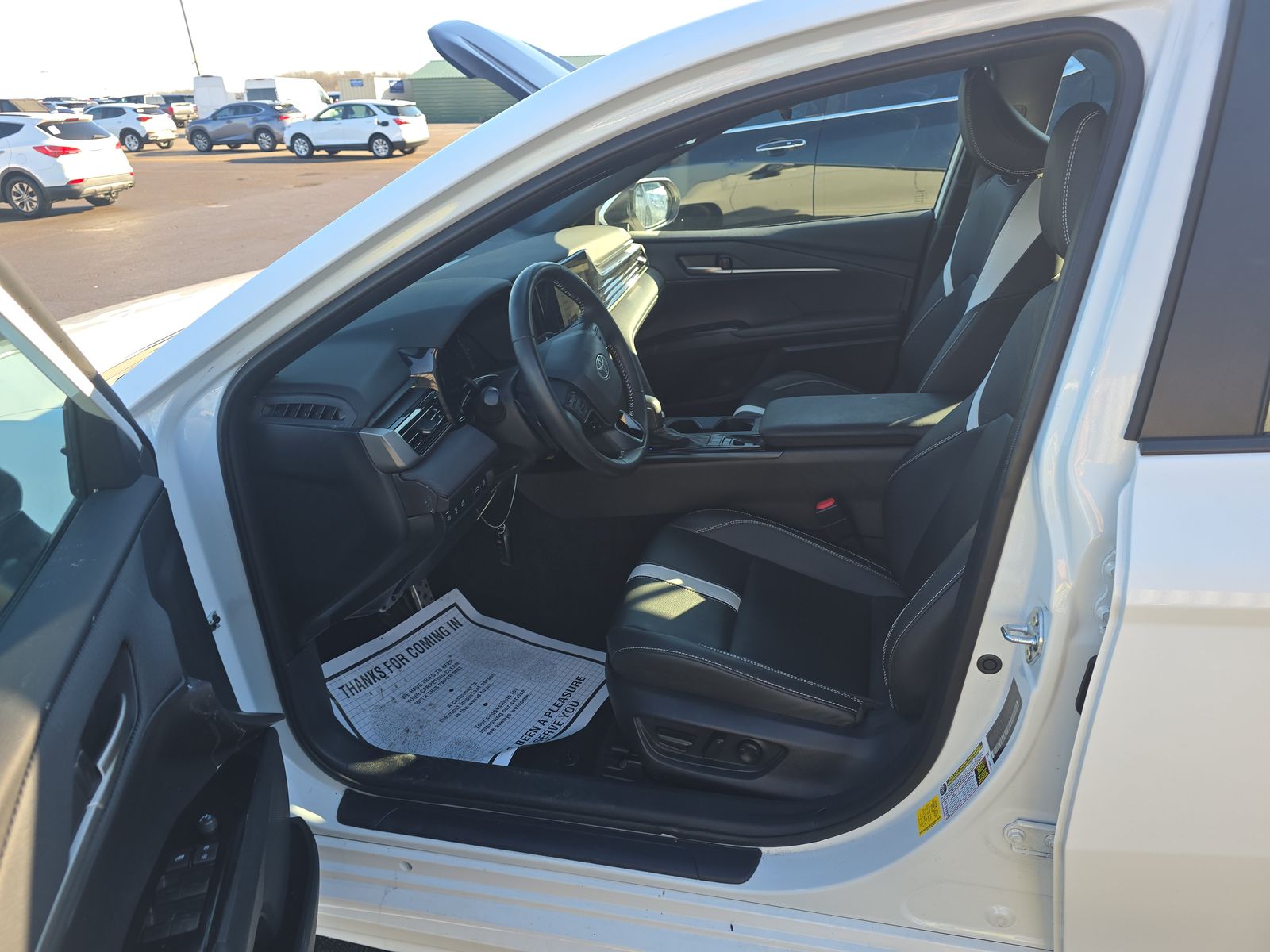 2025 Toyota Camry SE FWD