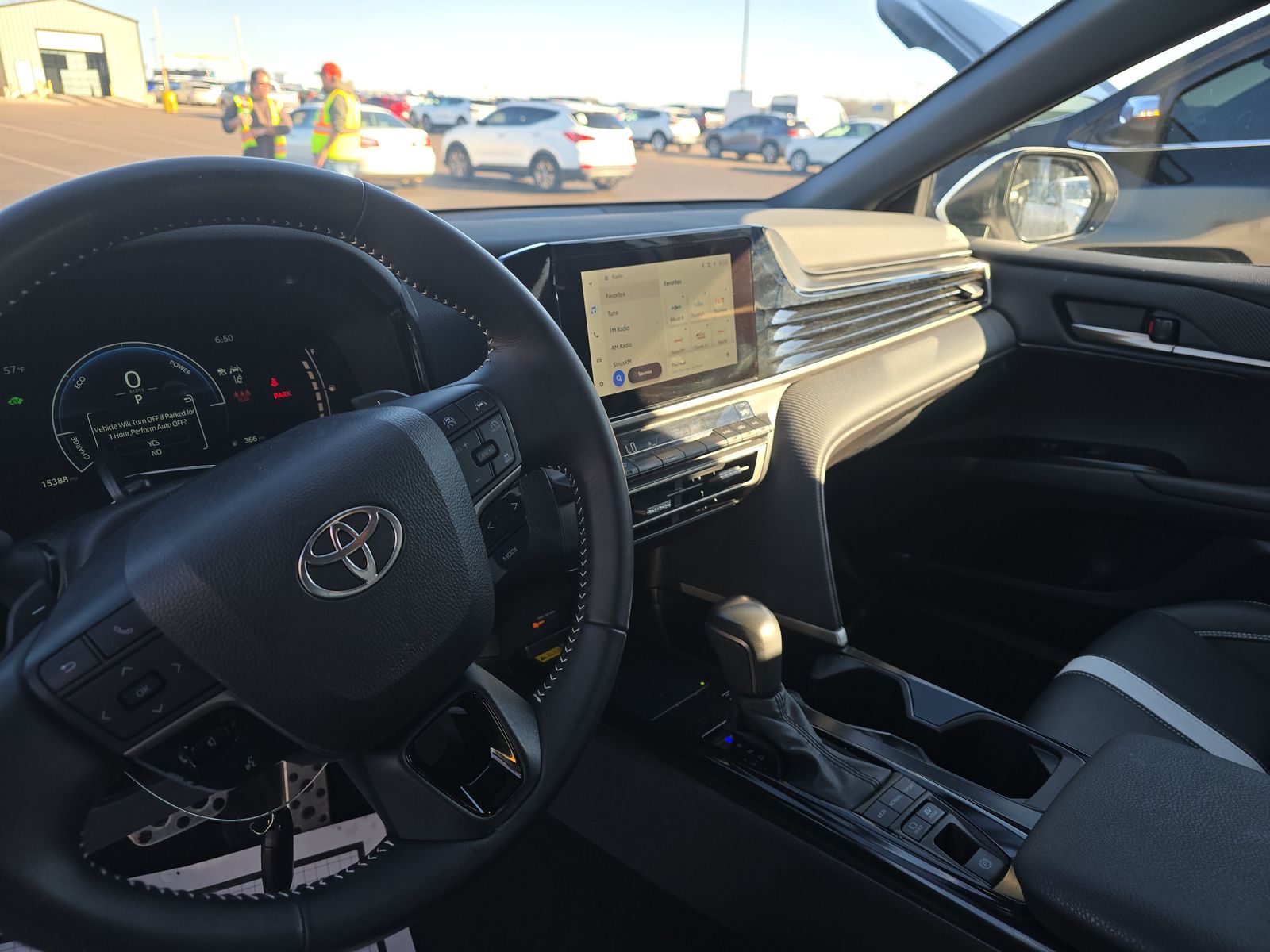 2025 Toyota Camry SE FWD