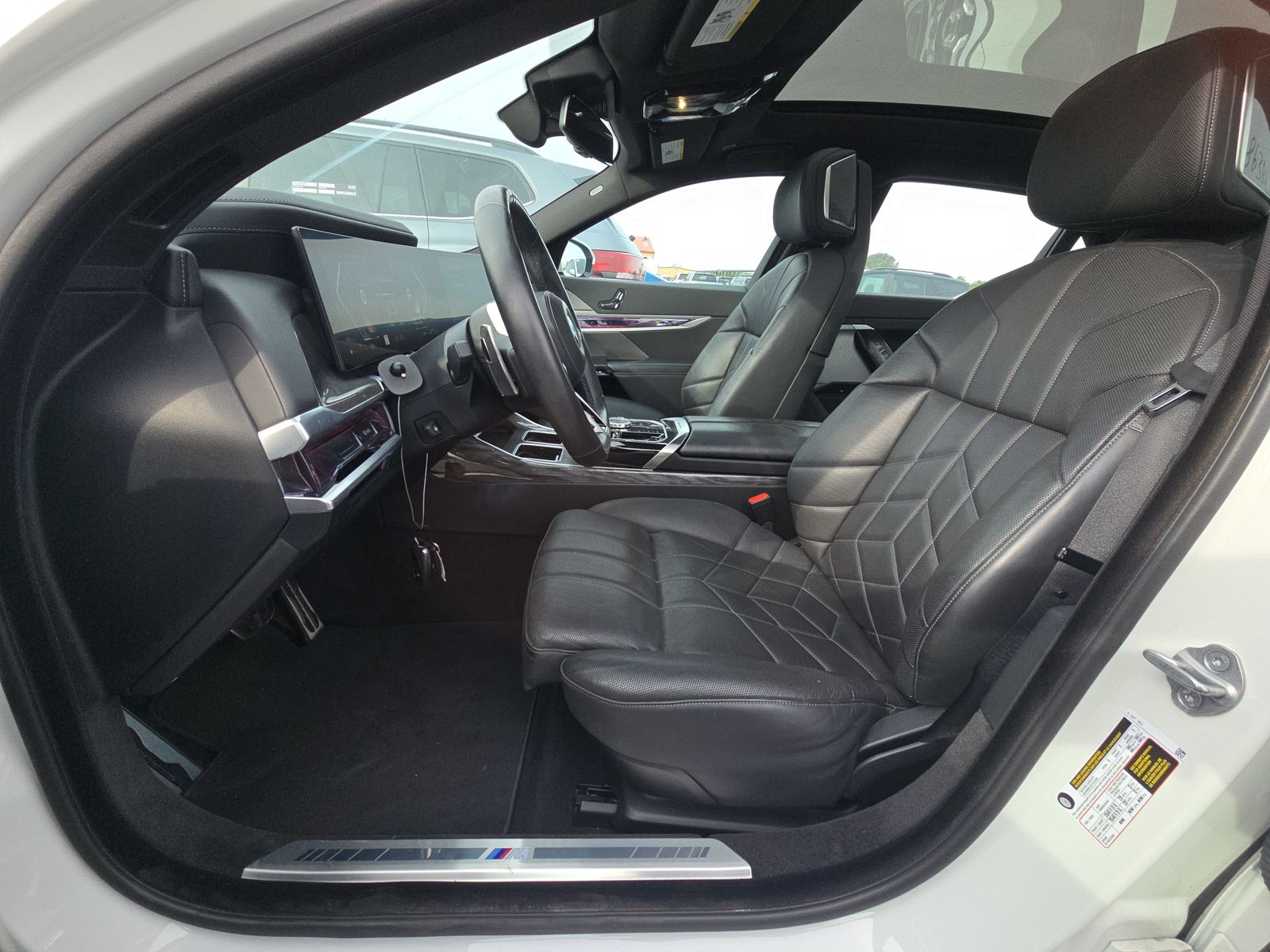 2024 BMW 7 Series 740i RWD