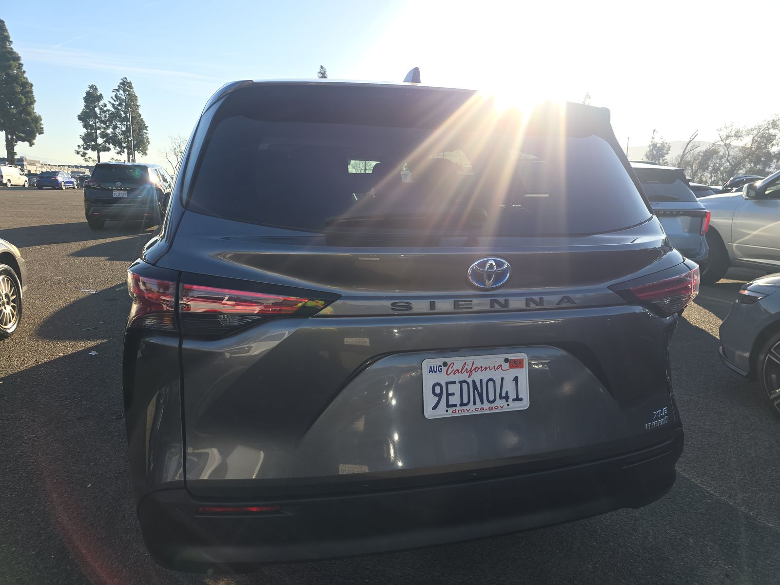 2022 Toyota Sienna XLE FWD