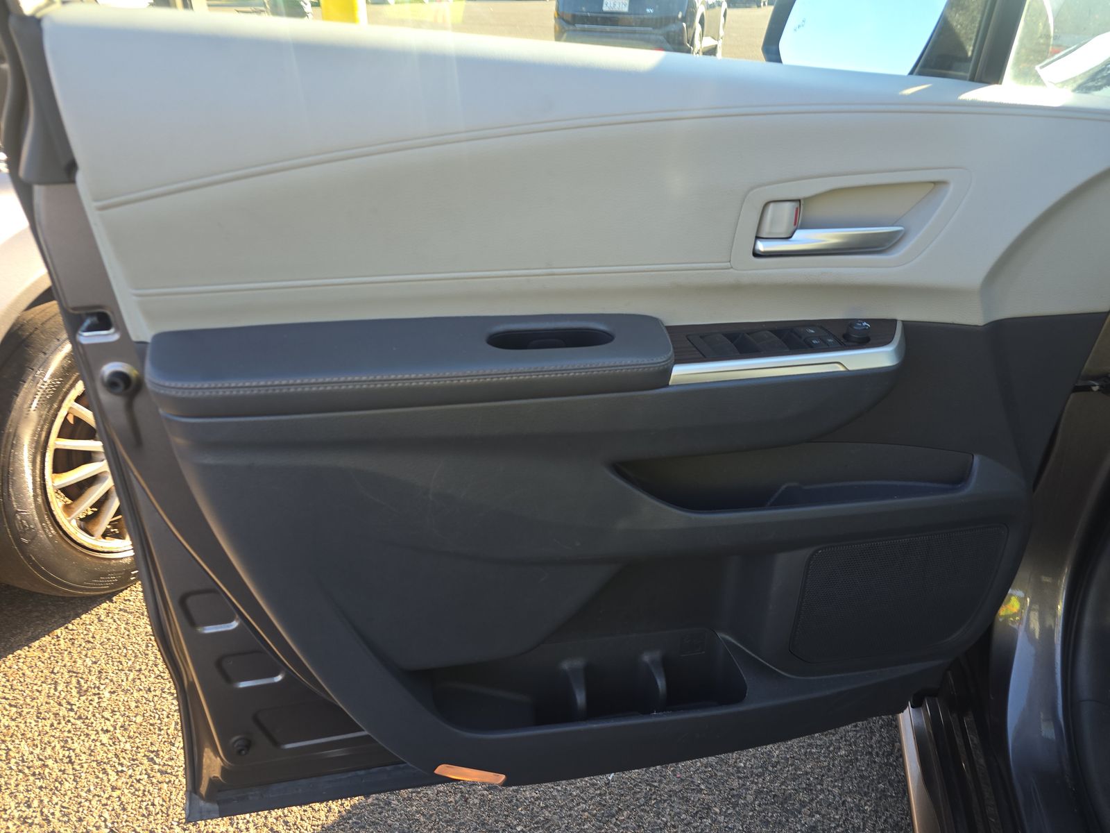 2022 Toyota Sienna XLE FWD