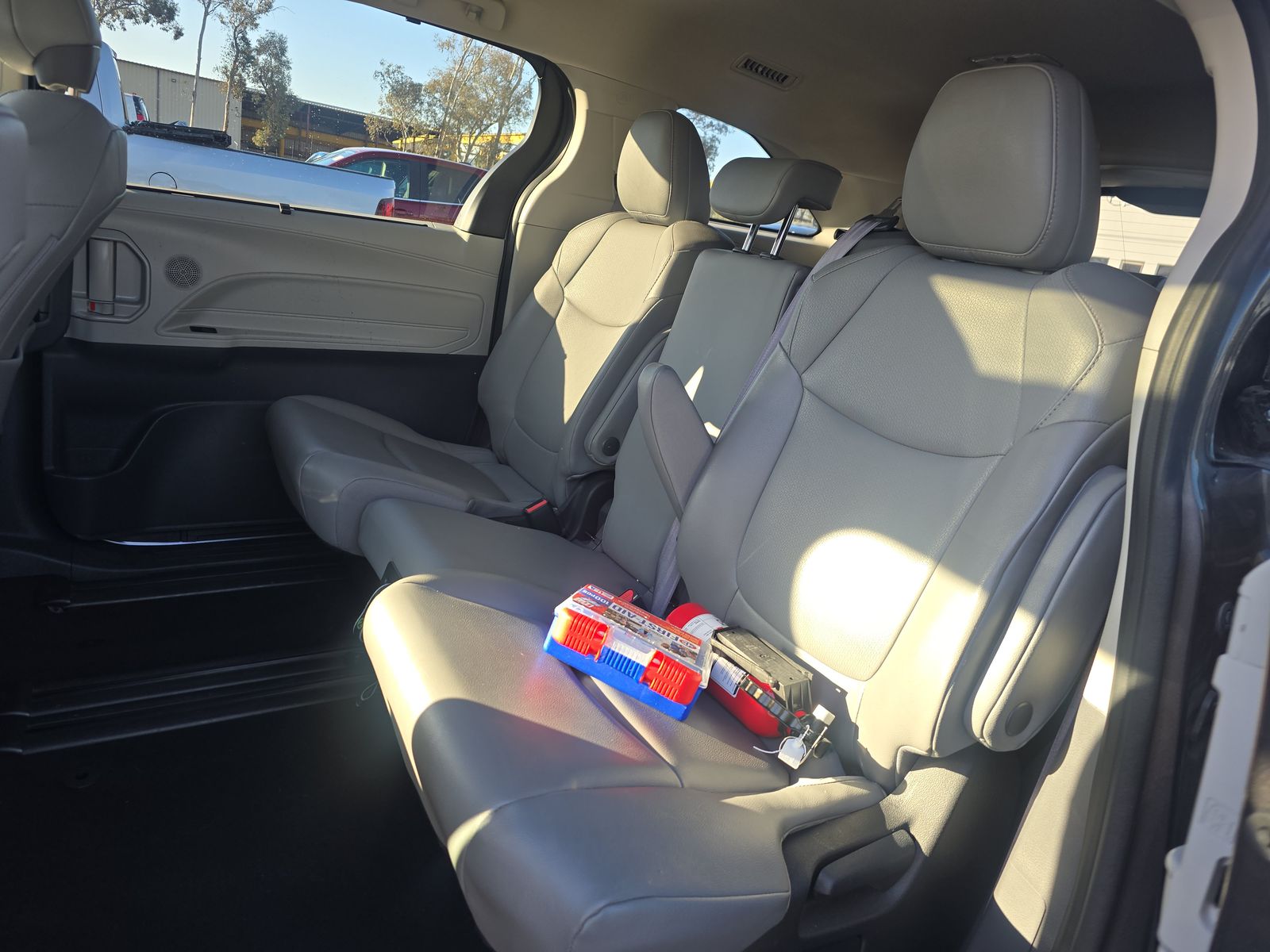 2022 Toyota Sienna XLE FWD