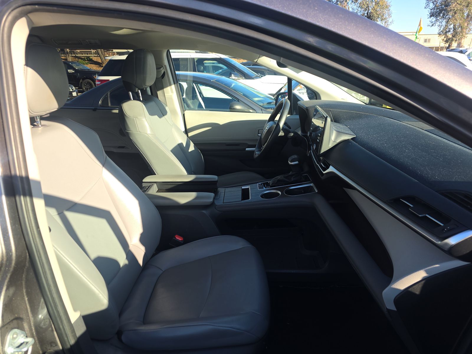 2022 Toyota Sienna XLE FWD