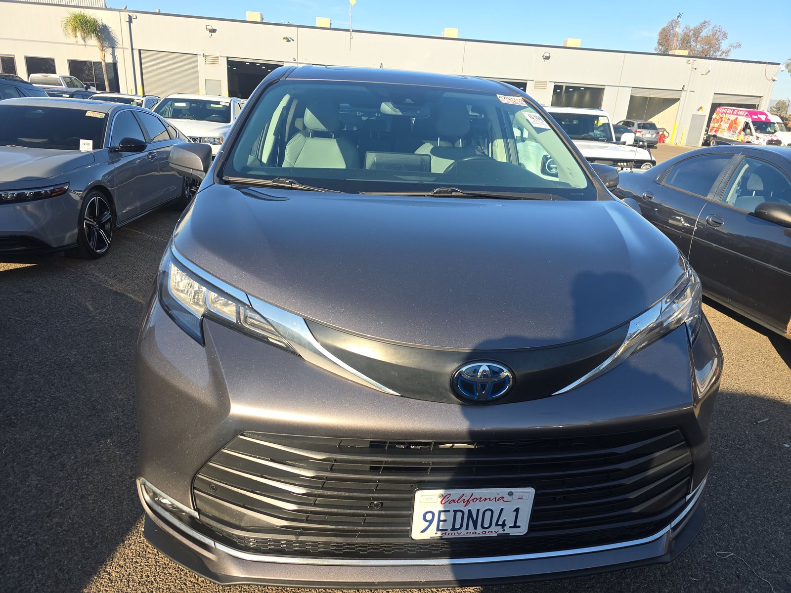 2022 Toyota Sienna XLE FWD