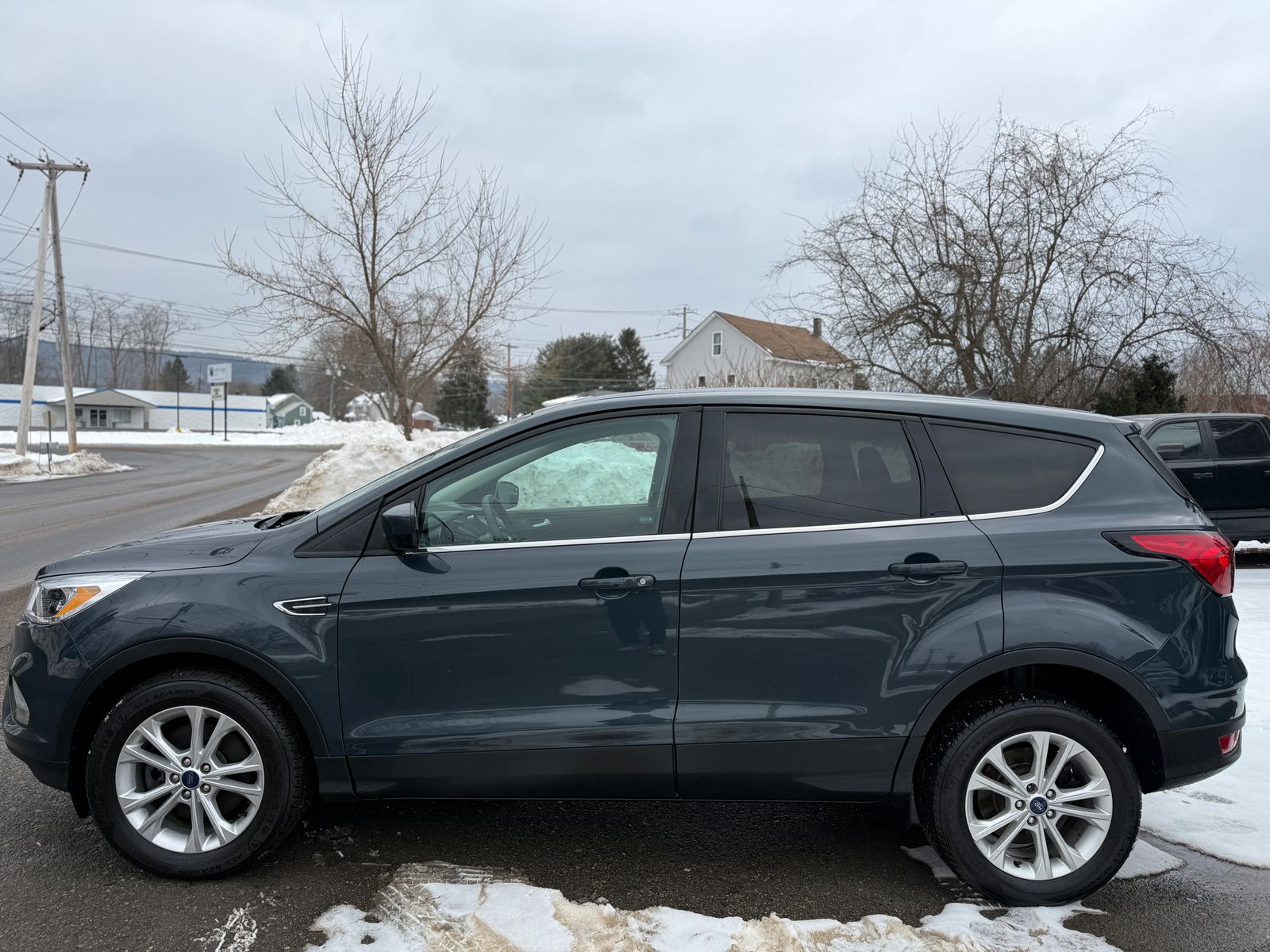 FORD ESCAPE - 8