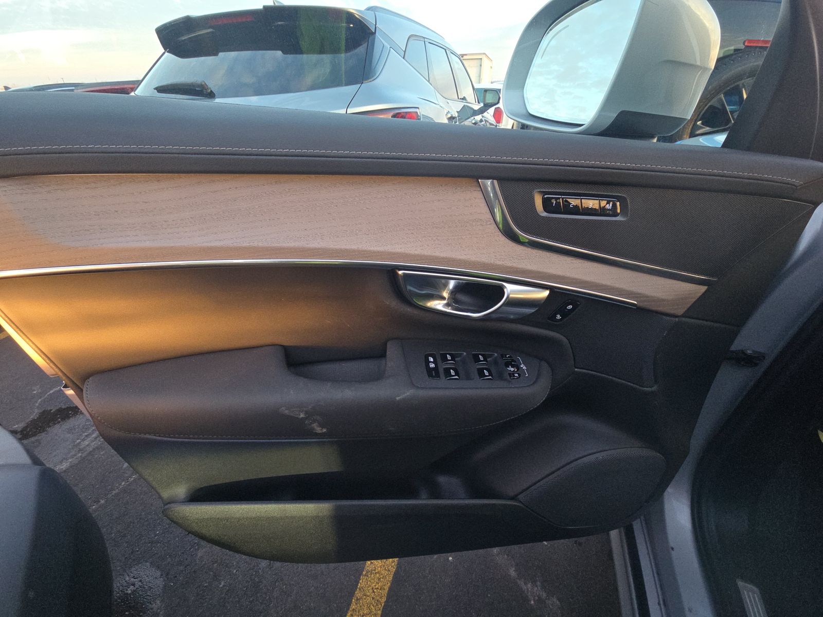 2025 Volvo XC90 B5 Plus AWD